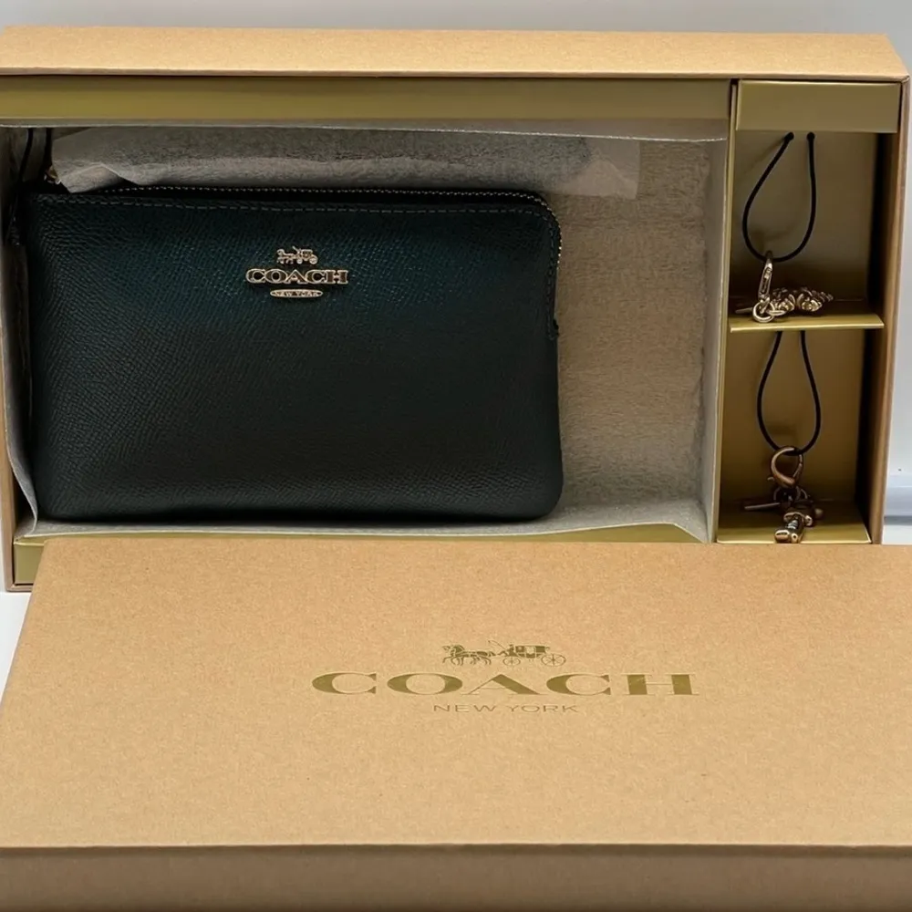 Coach Boxed Wristlet & Charms Gift Set – Perfect Holiday Gift – NWT - Image 2