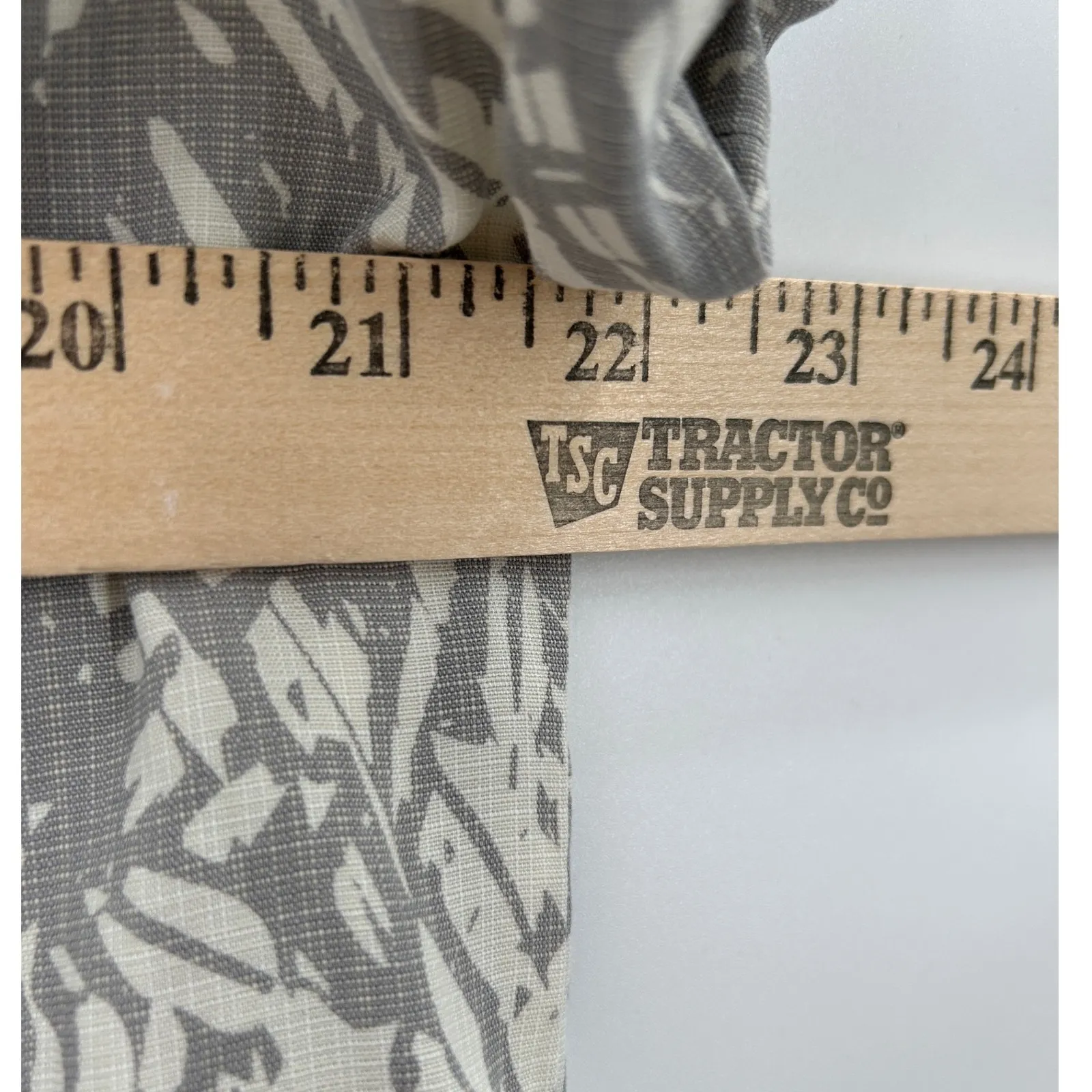 ROYAL ROBBINS Women's Gray Bergen Tropical Print VNeck Button Front Shirt Size L - Image 8