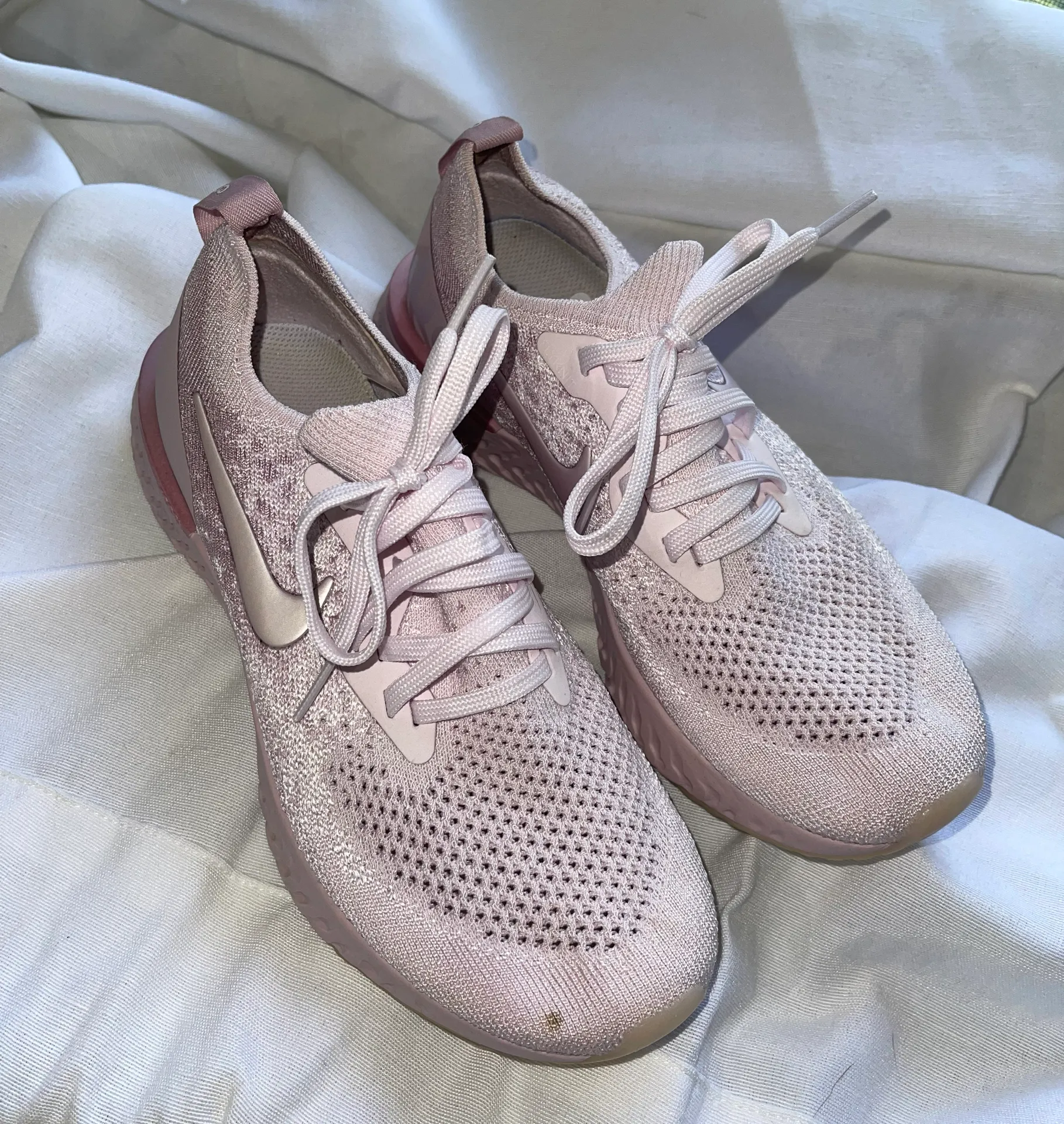 Epic React Flyknit Sneakers Pearl Pink - Image 4