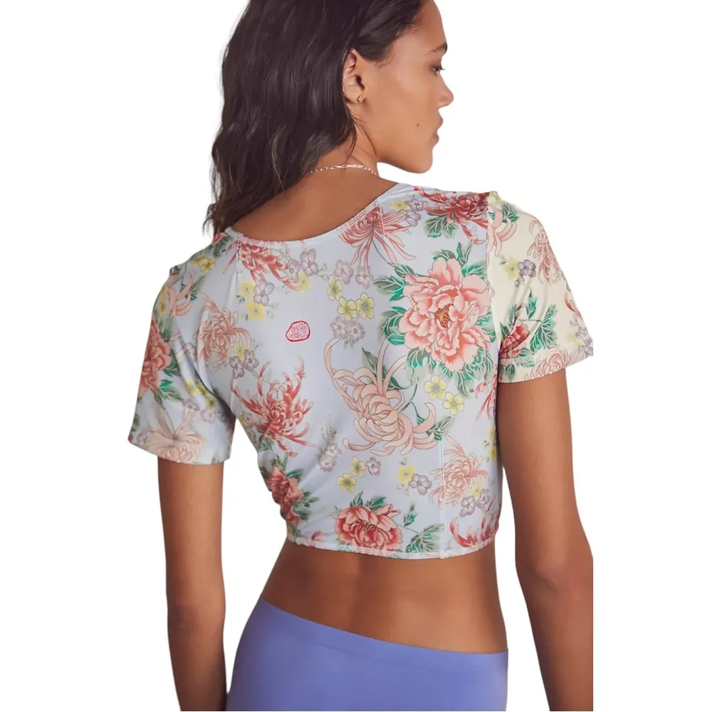 HAH All Tied Up Short Sleeve Floral Print Swim Top in Kyoto French Blue Size L - Image 3