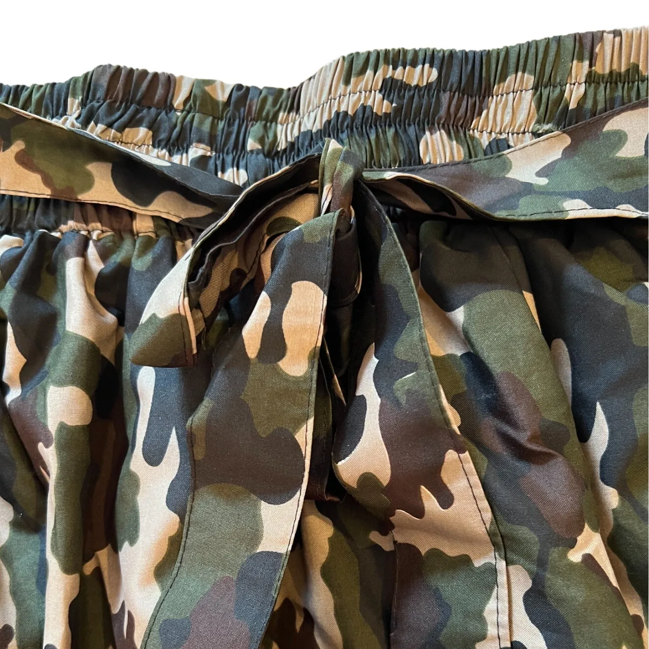 EXPRESS  Womens Size Medium Camouflage Stretch Flared Full Skirt Pockets Pull On - Image 3