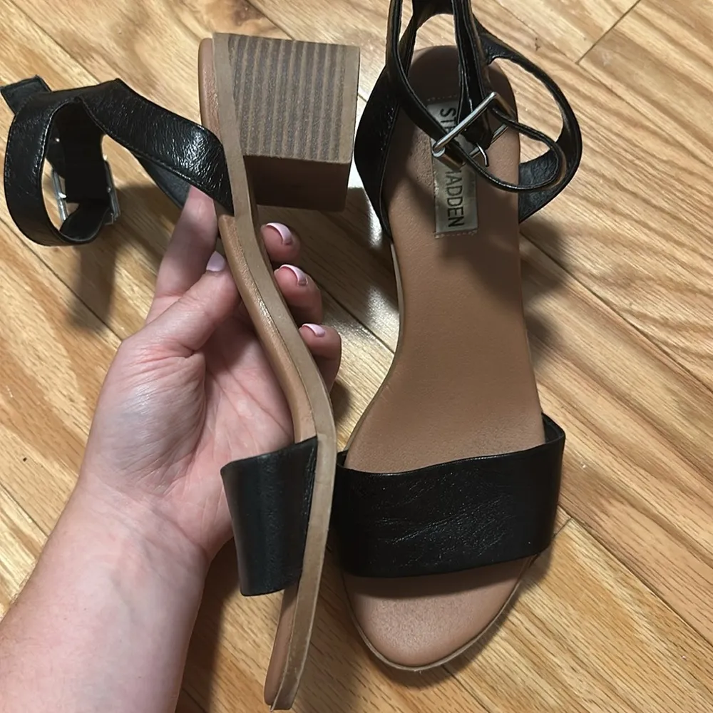 Steve Madden block heel sandals - Image 3