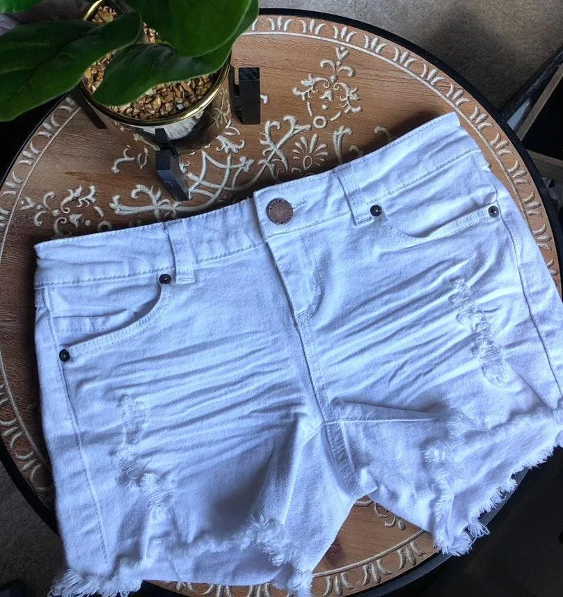 NWOT O’Neill White Shorts - Image 3