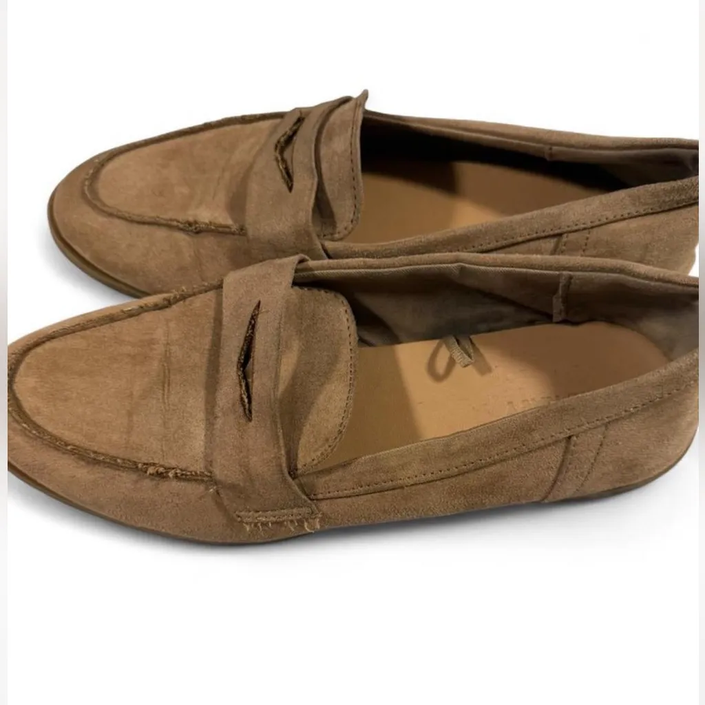 Old Navy
 faux-suede loafers or city loafers women’s size 9 - Image 2