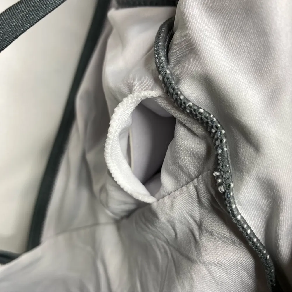 Cupshe deep plunge one Piece Swimsuit size large - Image 6