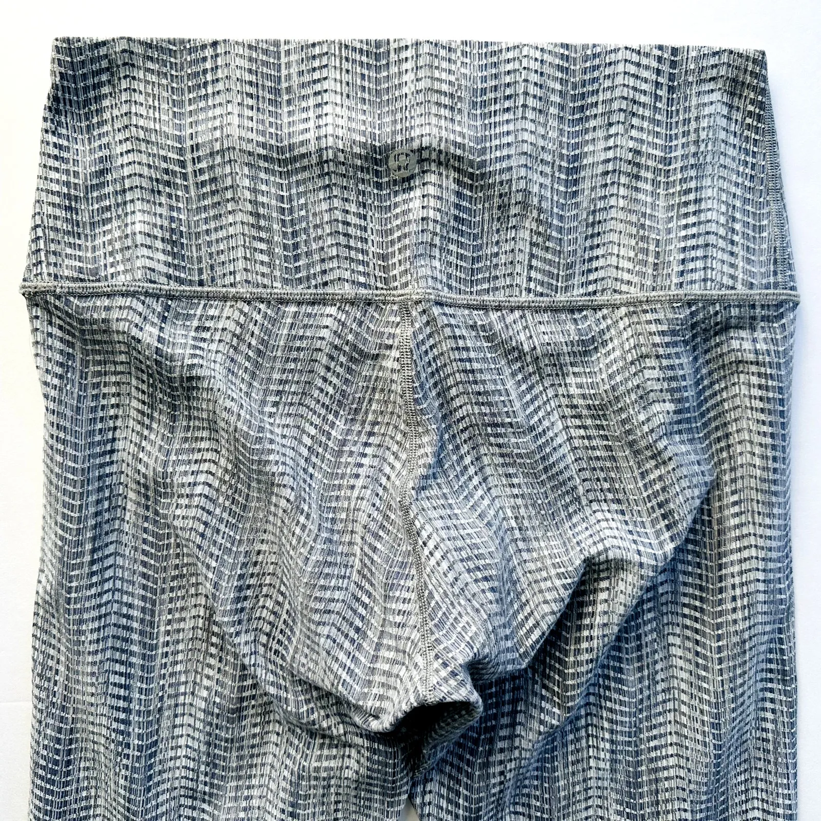 Lululemon Wunder Under Hi-Rise 7/8 Tight Size 8 25" Arrow Jacquard Grey Silver - Image 8