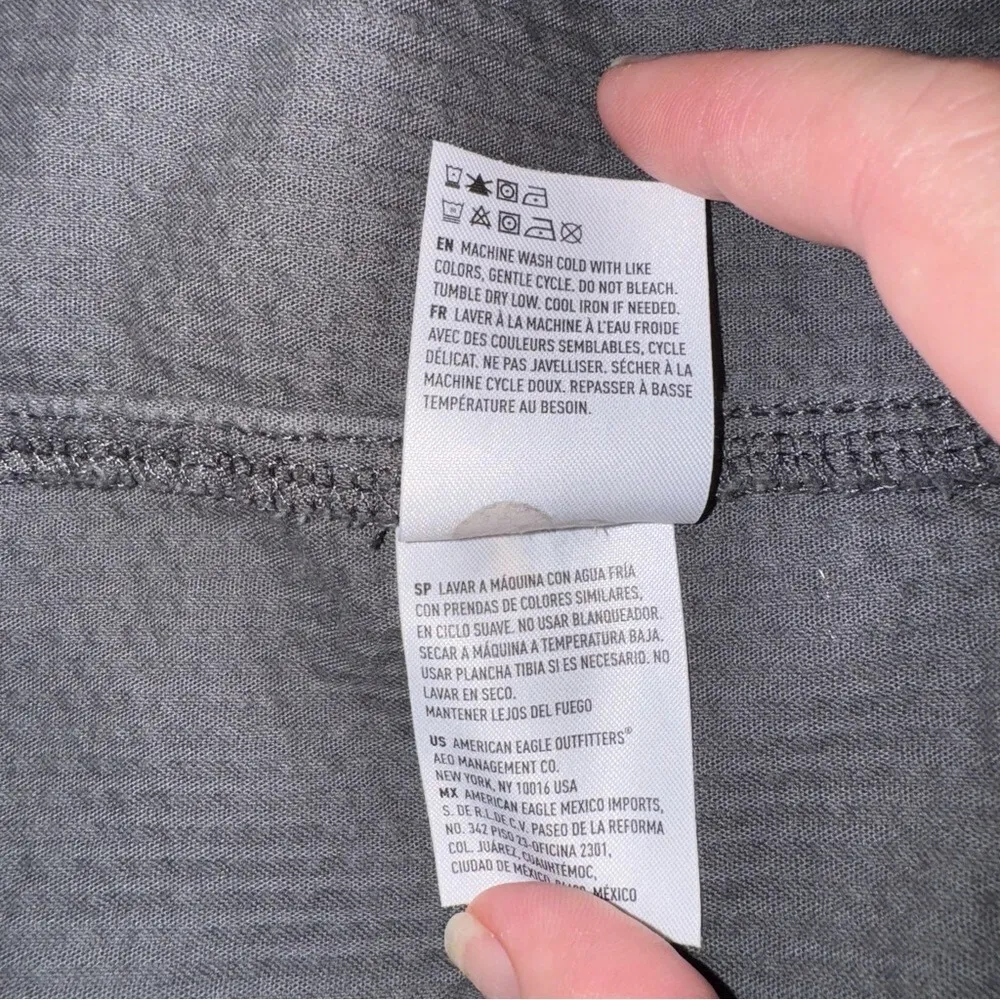 American Eagle Corduroy Cropped Shacket Button Down Top‎ Long Sleeve Gray Casual - Image 9