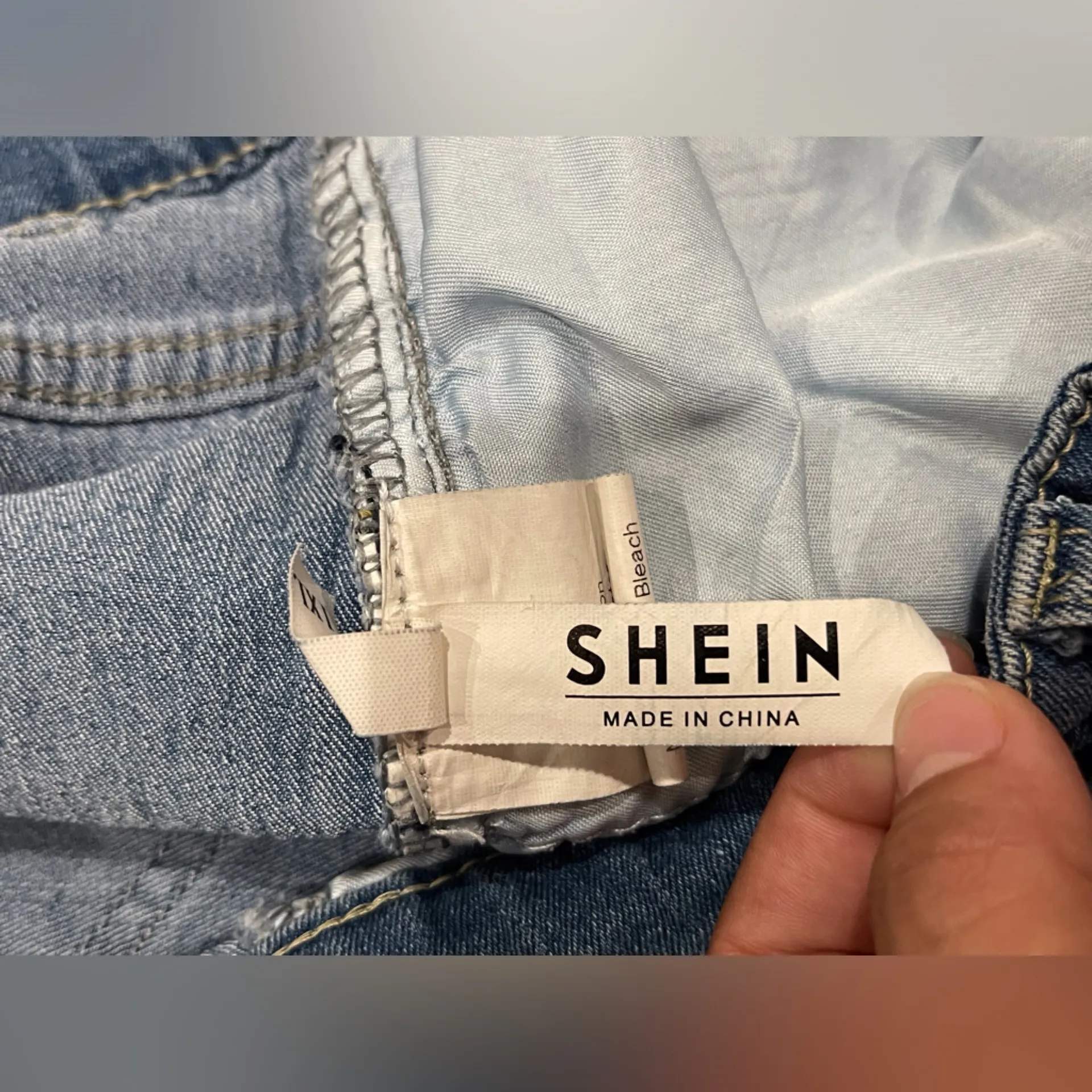 SHEIN Blue Pearl Embellished Cropped Jeans - Image 11