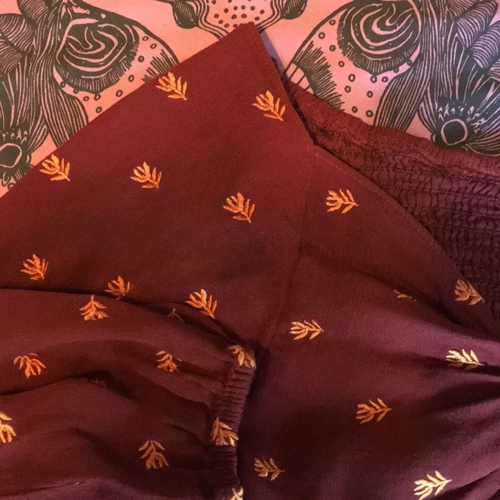 UO RAGA Red Leaf Print Knotted Crop Top $97 EUC M - Image 10