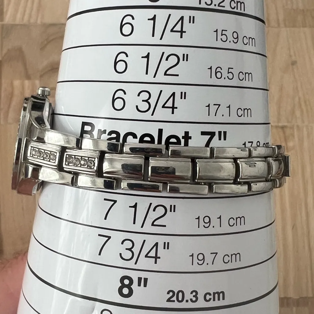 FMD Crystal and Pearl Ladies Watch Crystal Embedded Pearl Dial New Battery Silver - Image 9