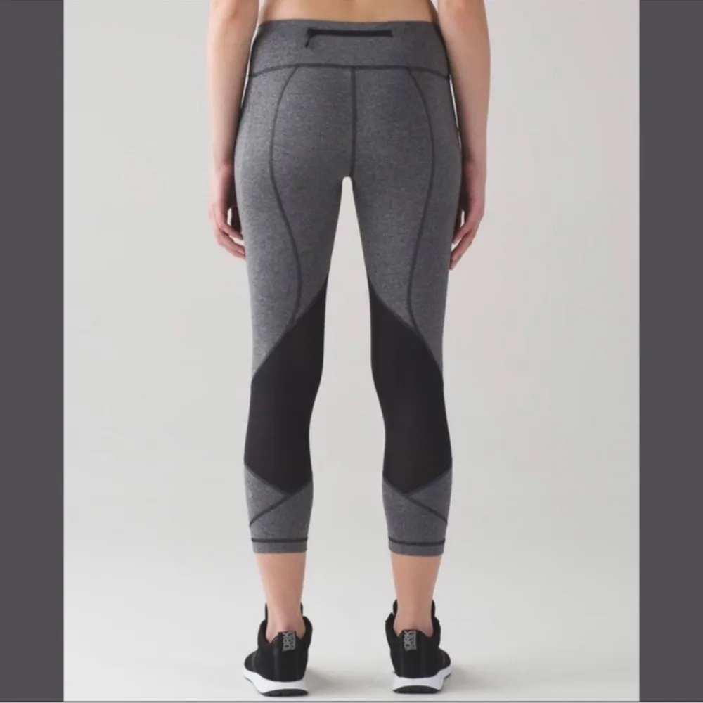 *Lululemon pace rival crop legging size 4 heather grey mid rise workout gym pant - Image 2