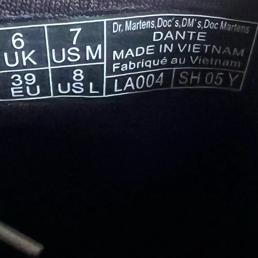 Dr. Martens Dante Unisex Casual Lace Up Shoe Size 8 or 7 SKU#241012 - Image 8