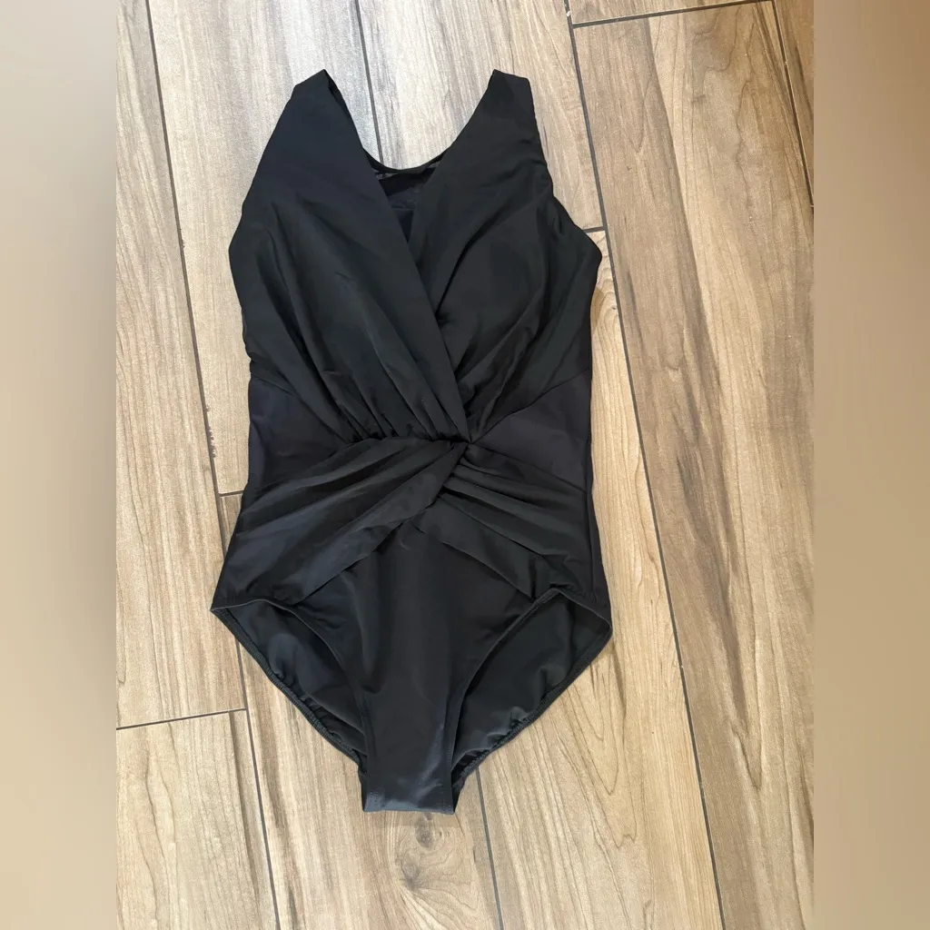 New! Miraclesuit Illusionists Palma‎ One Piece
Swimsuit in Black Sz 12 $176 - Image 6