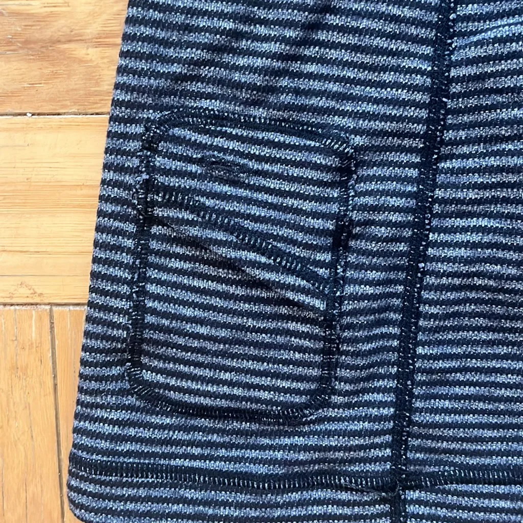 lululemon Reversible Rulu Long Sleeve Tee Top | Size 4 | EUC - Image 7