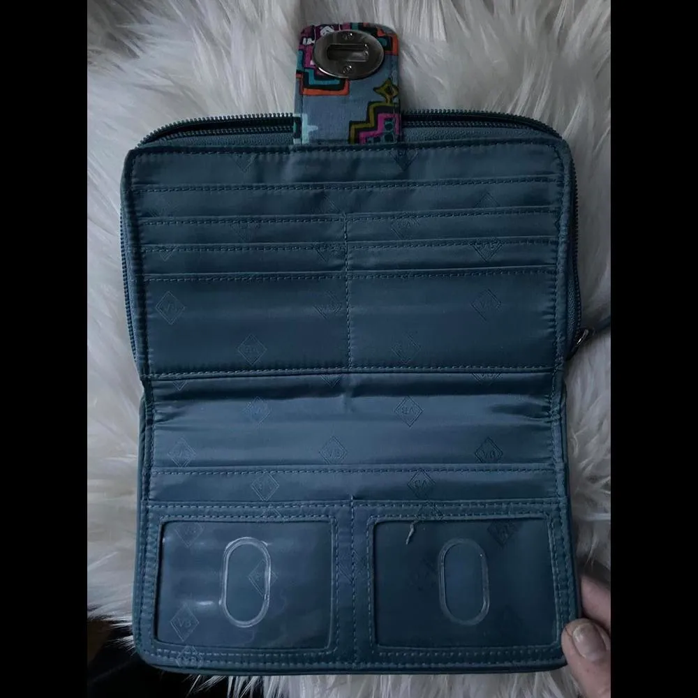 Vera Bradley RFID Turnlock Quilted Wallet - Printed Medallions Pattern - Image 8