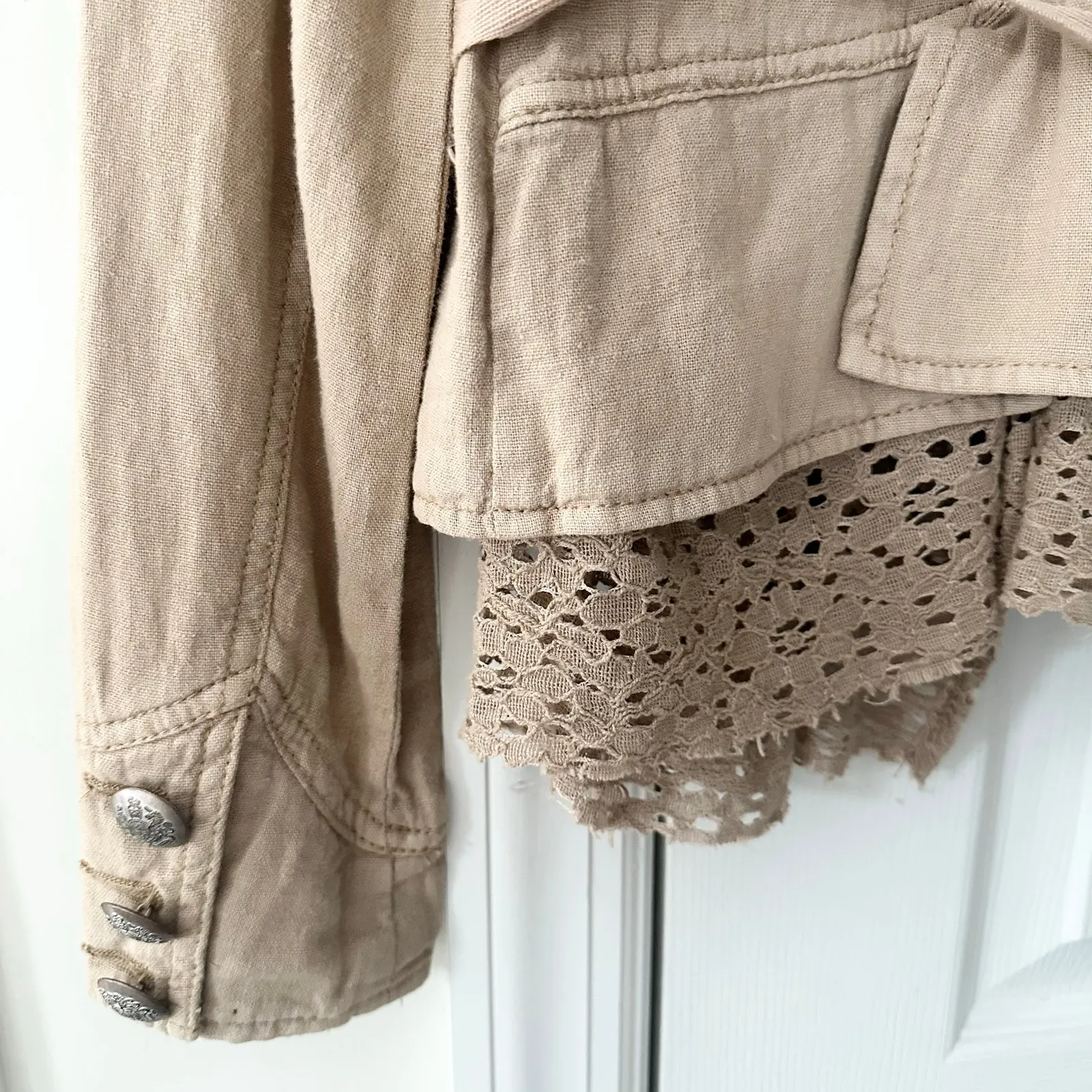 Free People Emilia Tan Military Eyelet Lace Trim Boho Femme Jacket Tie Belt XS - Image 8