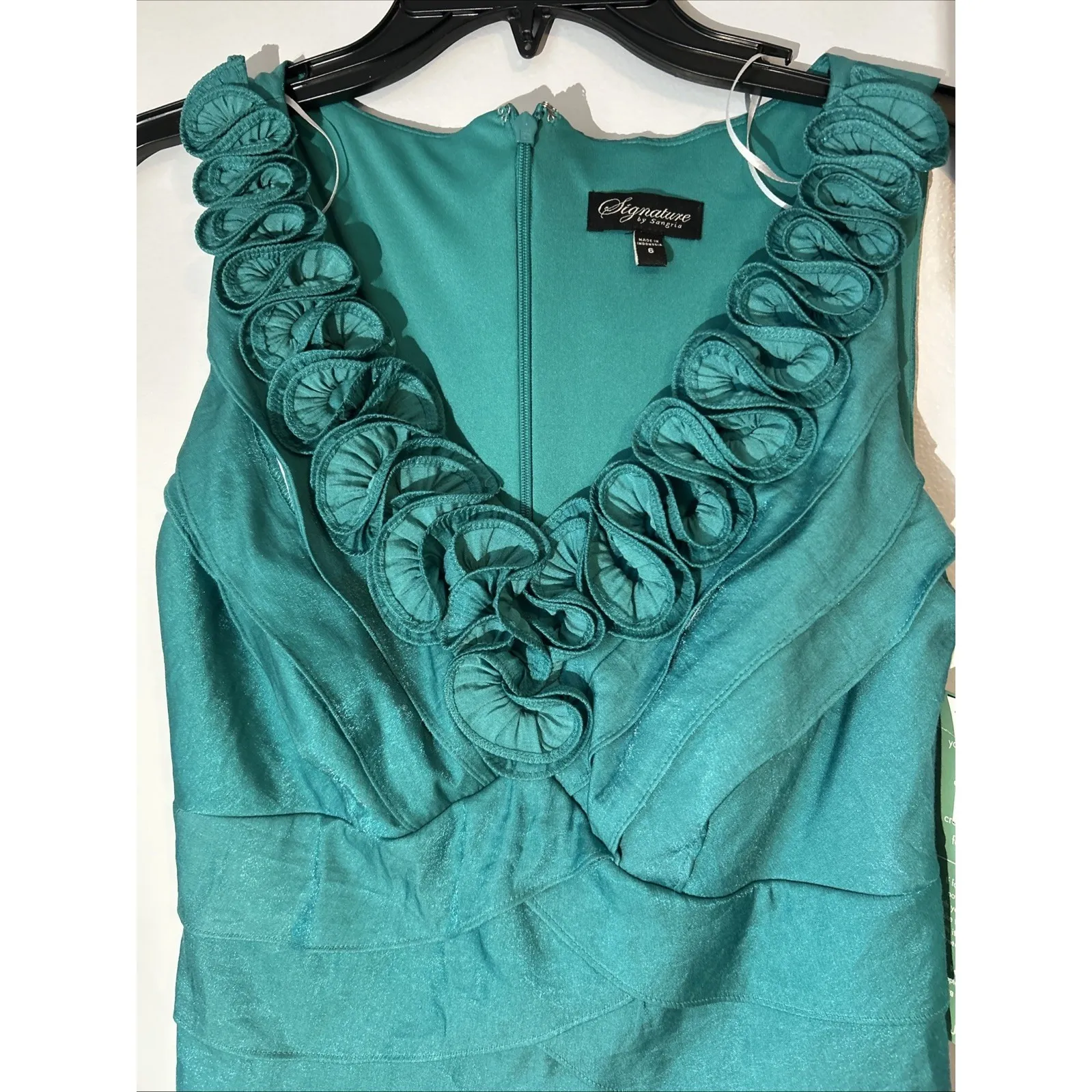 Signature By Sangria Woman's Green V - Image 2