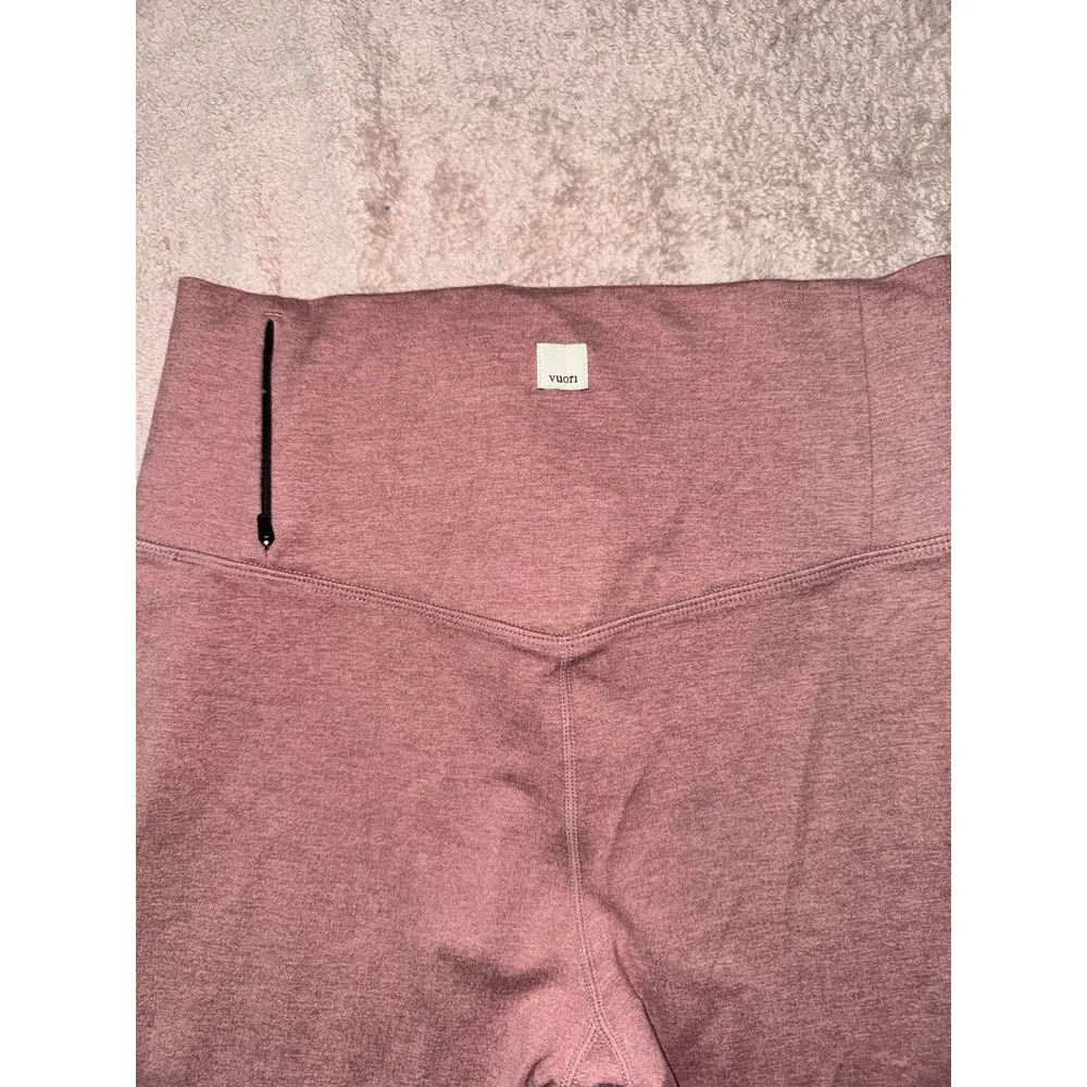 Vuori Women's High Rise Elevation Ribbed Studio Legging Pink‎ Size Small - Image 3