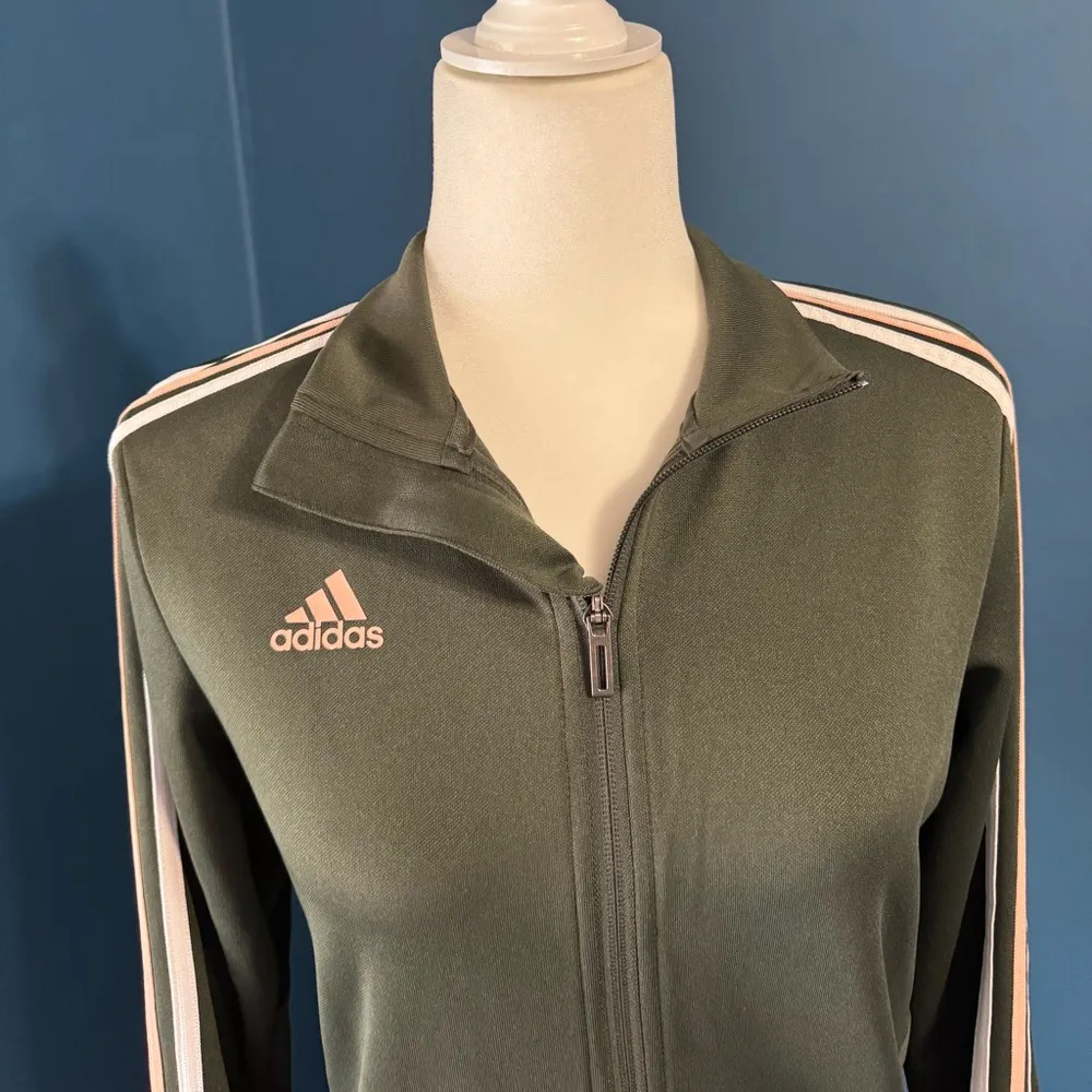 Adidas Women’s Climalite Lightweight Full Zip Olive Jacket Size S - Image 13