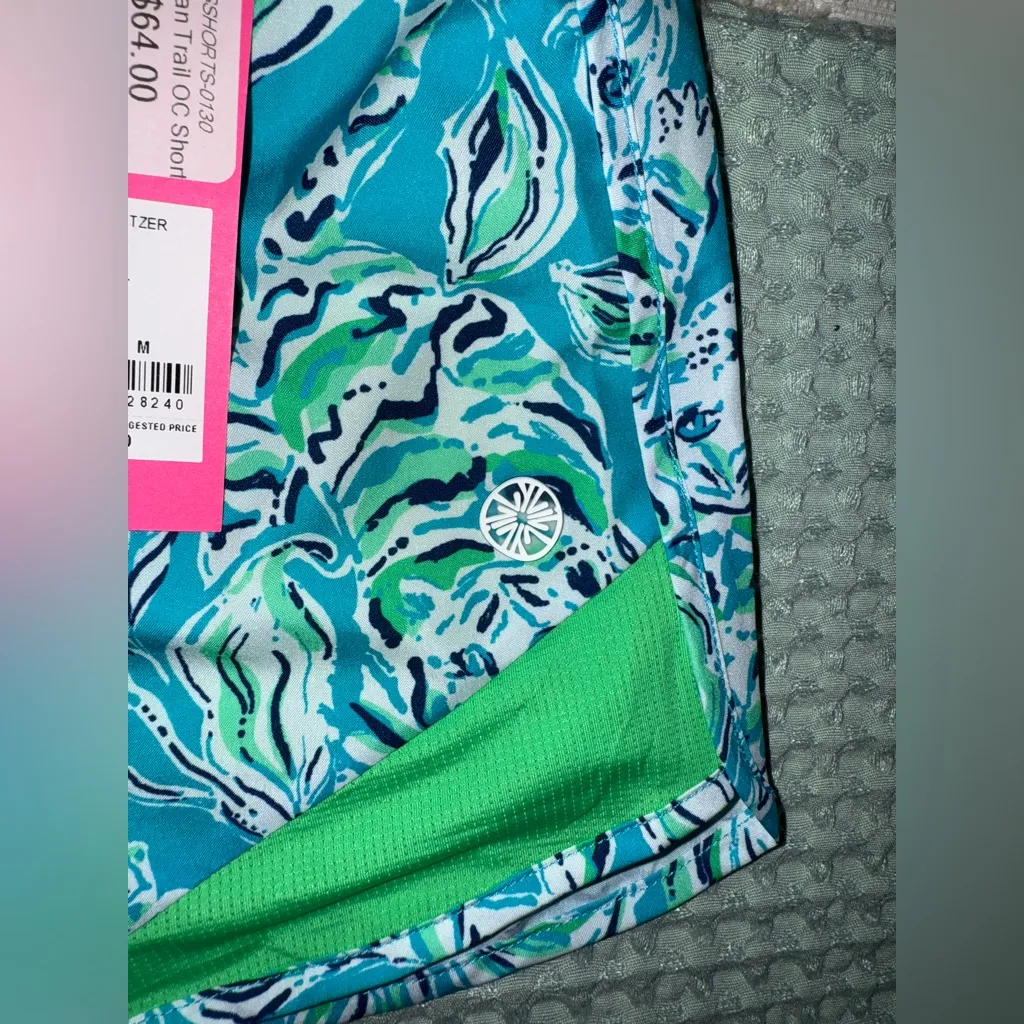 NWT Lilly Pulitzer Ocean Trail Shorts
Size M - Image 6
