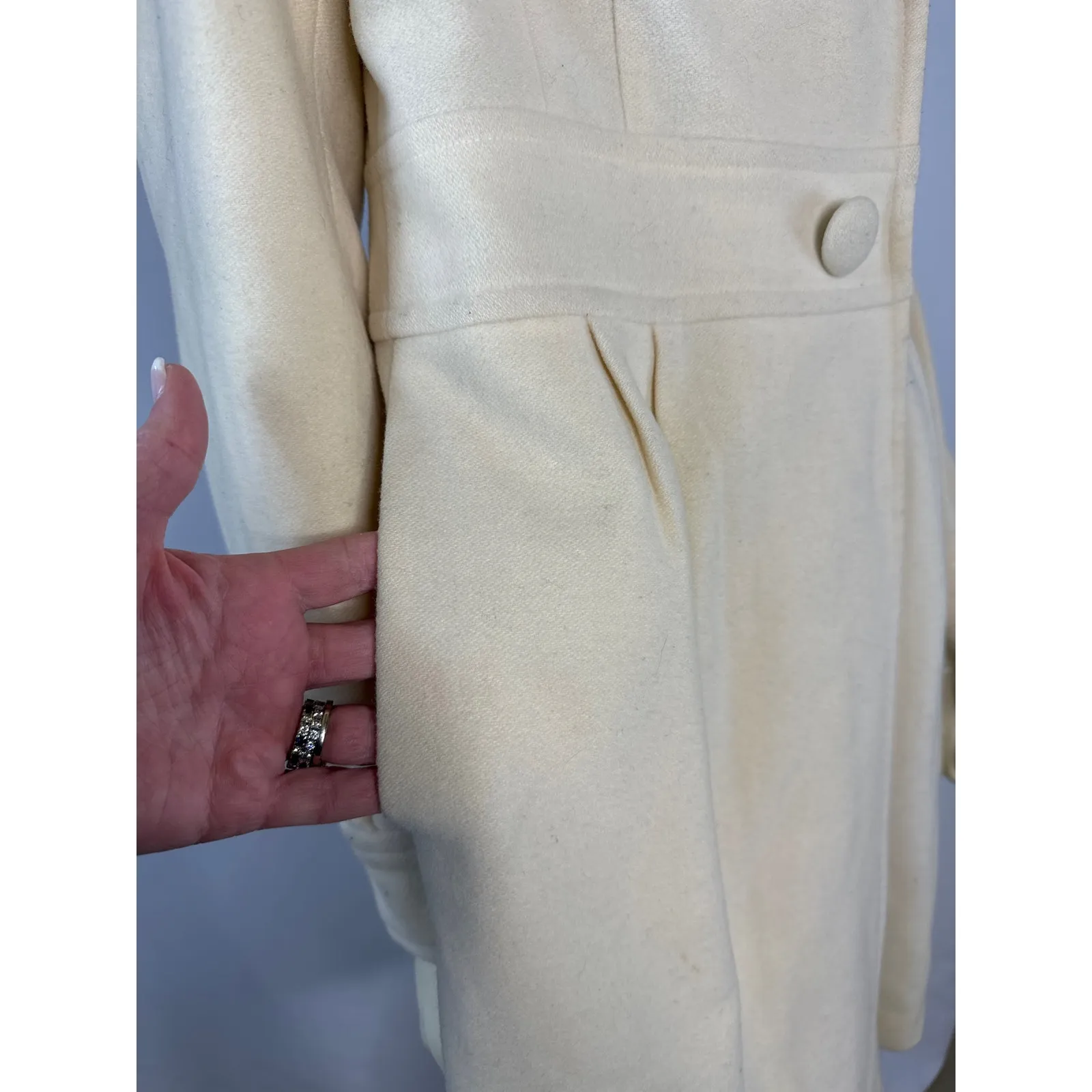 Retro Halogen fitted cream peacoat size medium - Image 6