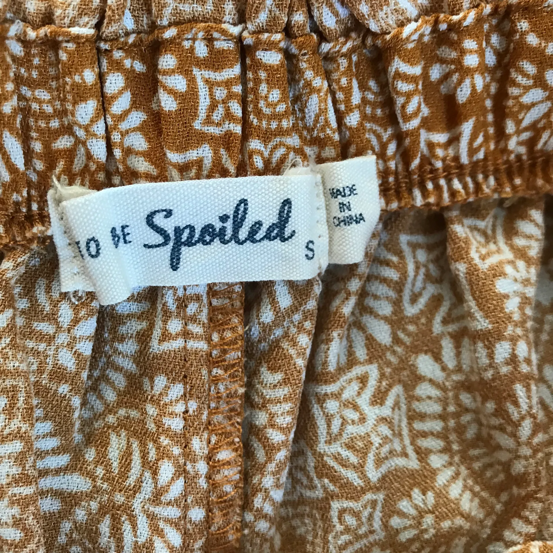 Live to be spoiled Pants - Image 4