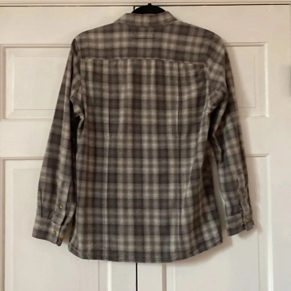 Duluth Plaid Flannel Button Down Long Sleeve Grey Gray Cream Plaid Vented‎ Hem Size XS - Image 6