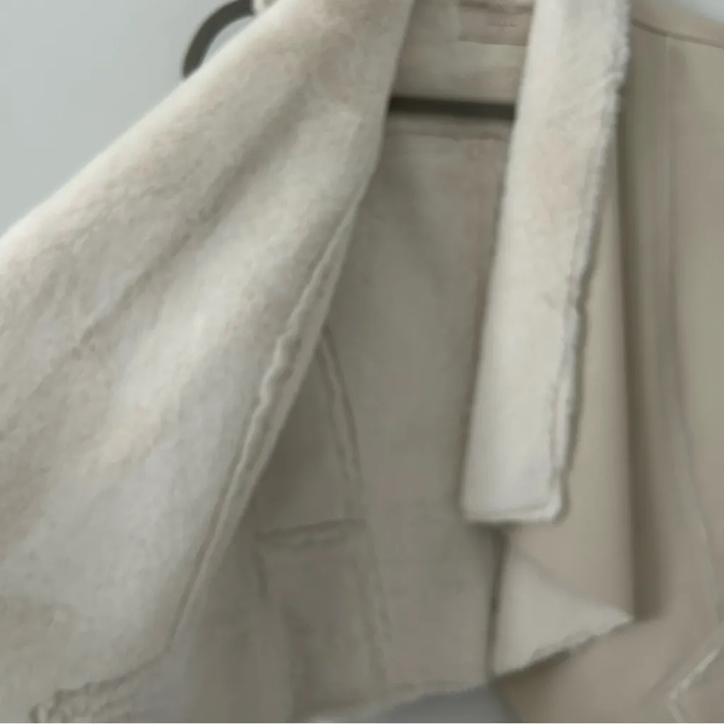 BLANKNYC Drape Front Ivory Cream Faux Vegan Leather Shearling Sleeveless Vest S - Image 4