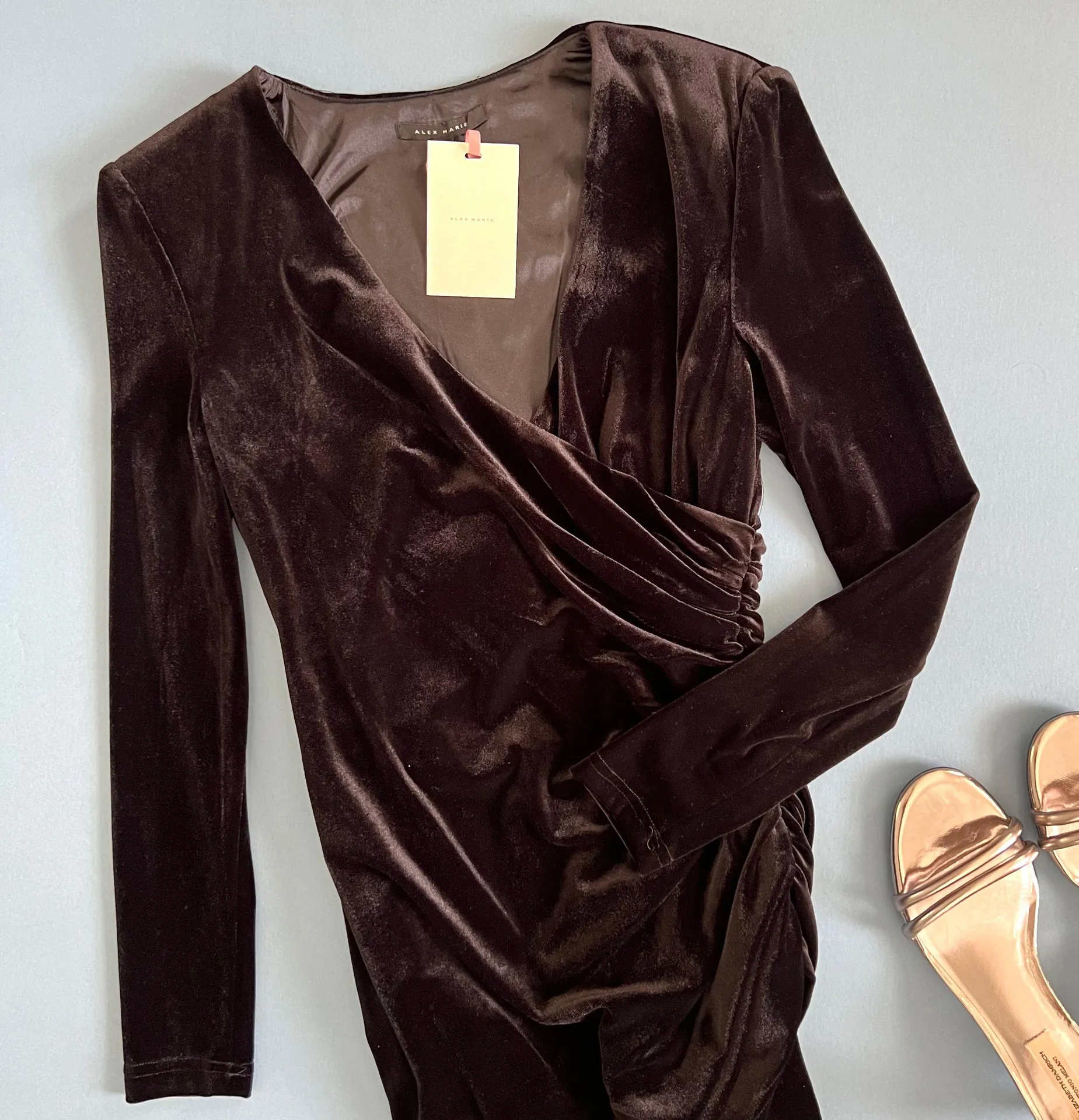 Alex Marie NWT  Nikki Surplice V-Neck Long Sleeve Black Velvet Dress - Image 4