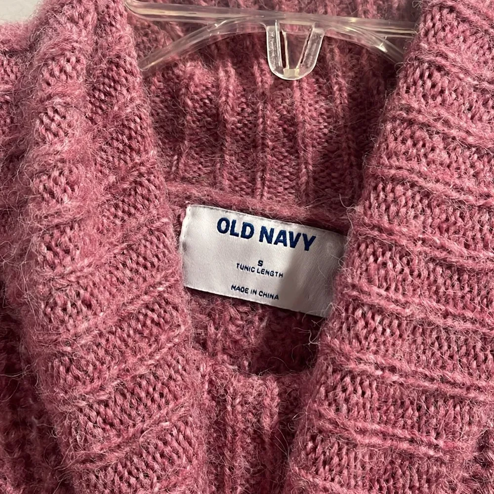 Old Navy  Shaker-Stitch Tunic-Length Turtleneck Sweater - Image 6