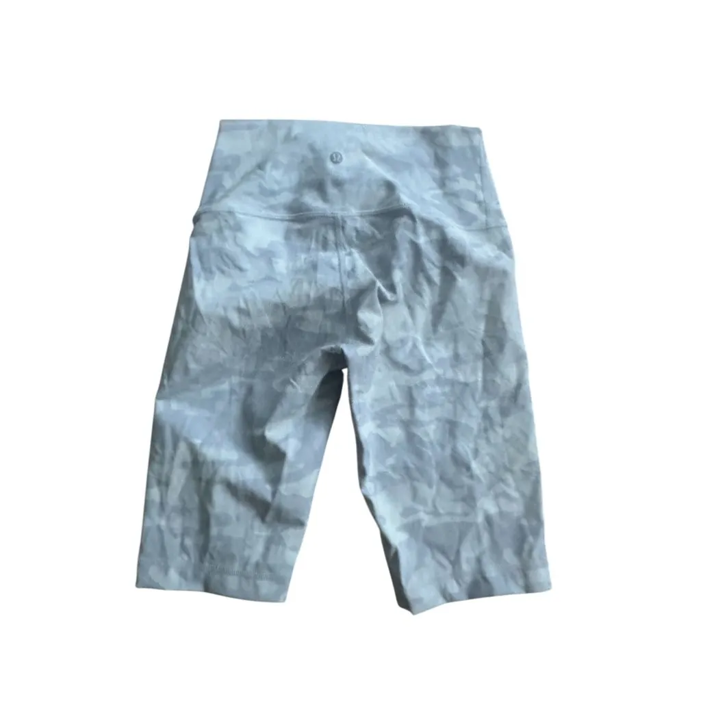 LULULEMON Multicolor Gray Camo Bike Shorts Size 6 - Image 3