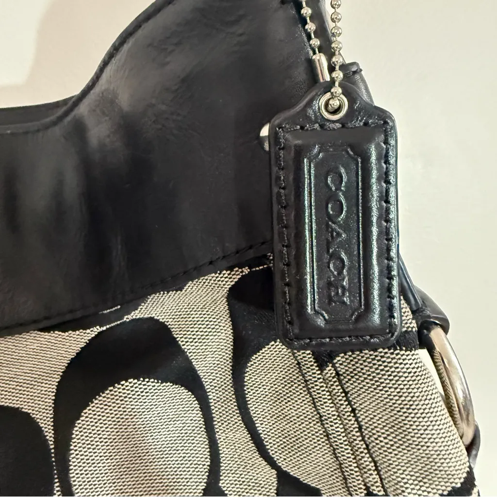 Coach Black and Cream Signature Shoulder Bag - Image 8
