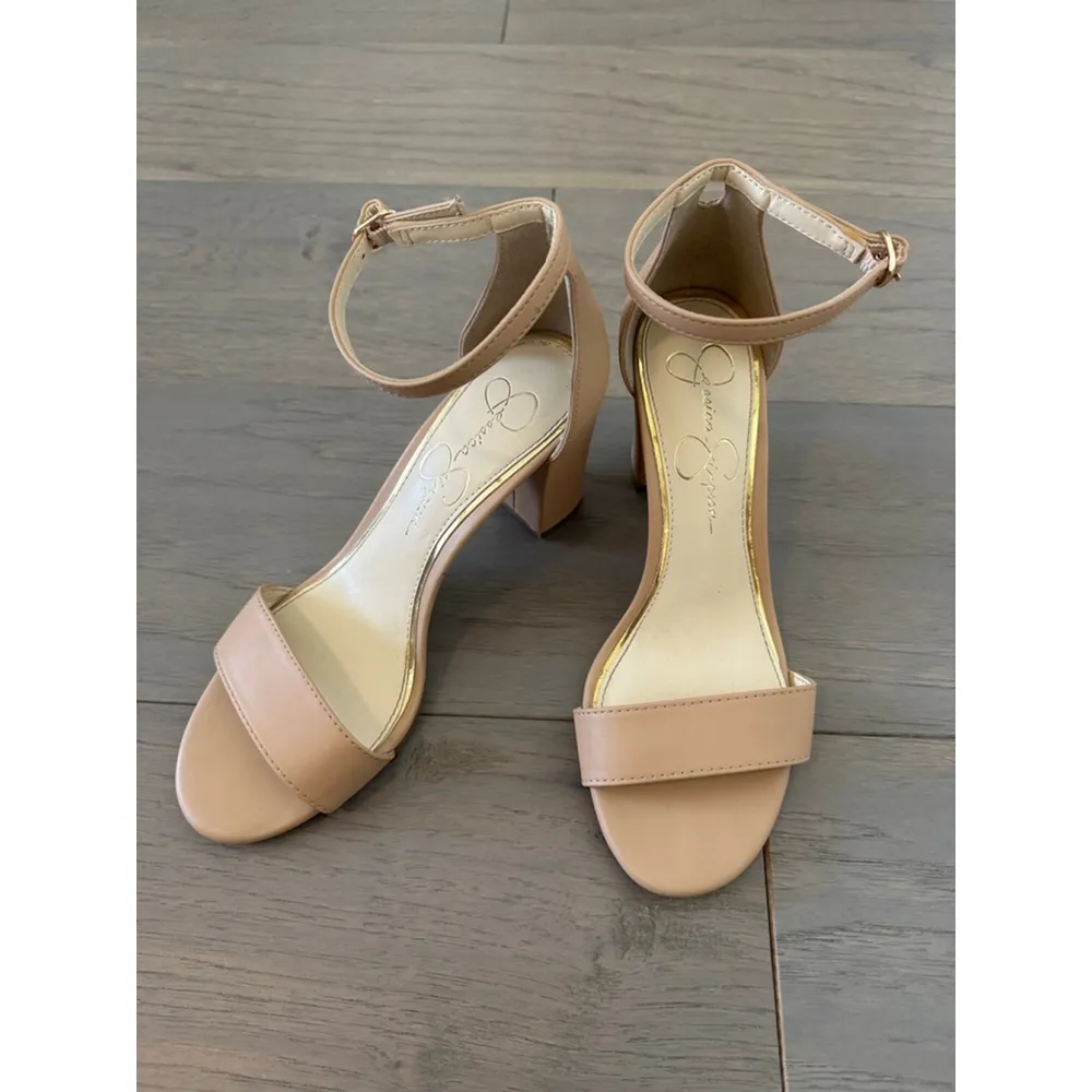 Jessica Simpson Beige Gold Block Heel Sandals Size 7.5 - Image 2