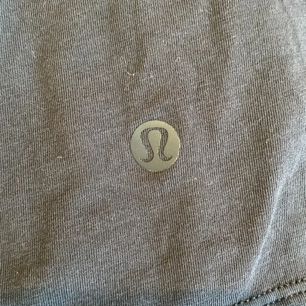 Lululemon Crescent black front twist tee shirt - Image 5