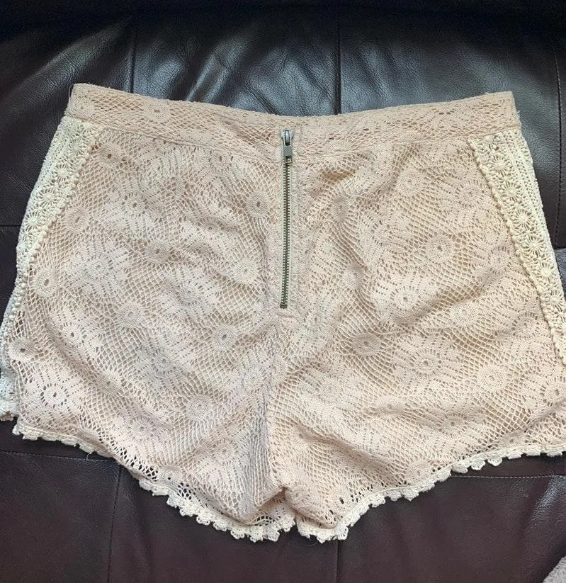Free People Crotchet Shorts - Image 2
