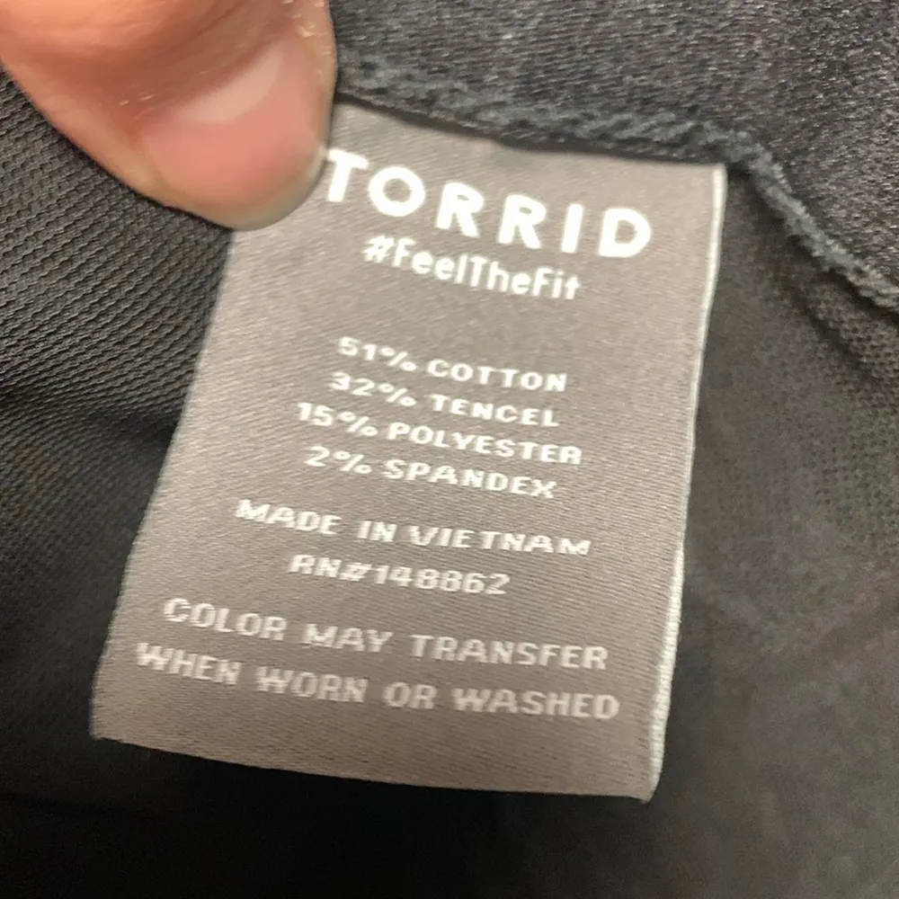 Torrid NWT  Bombshell Flare Premium Stretch Jeans Size 26R - Image 6