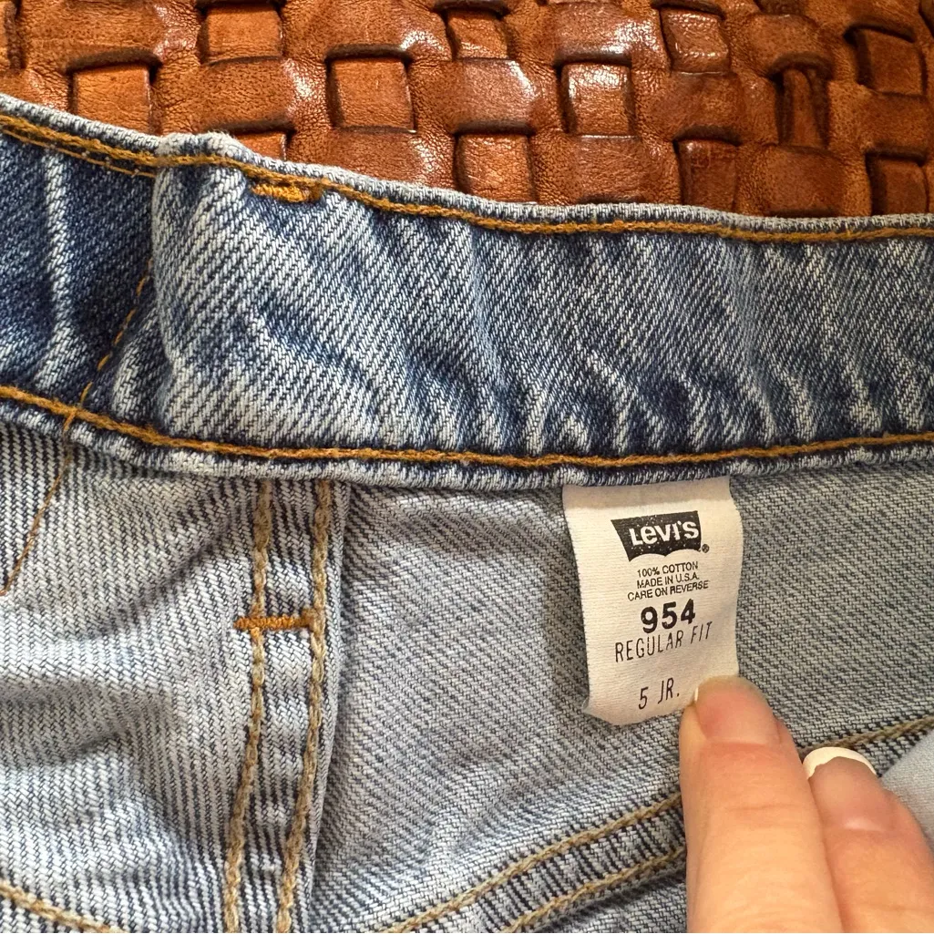 LEVI’S Orange Label Vintage 954 Jean Shorts - Image 4