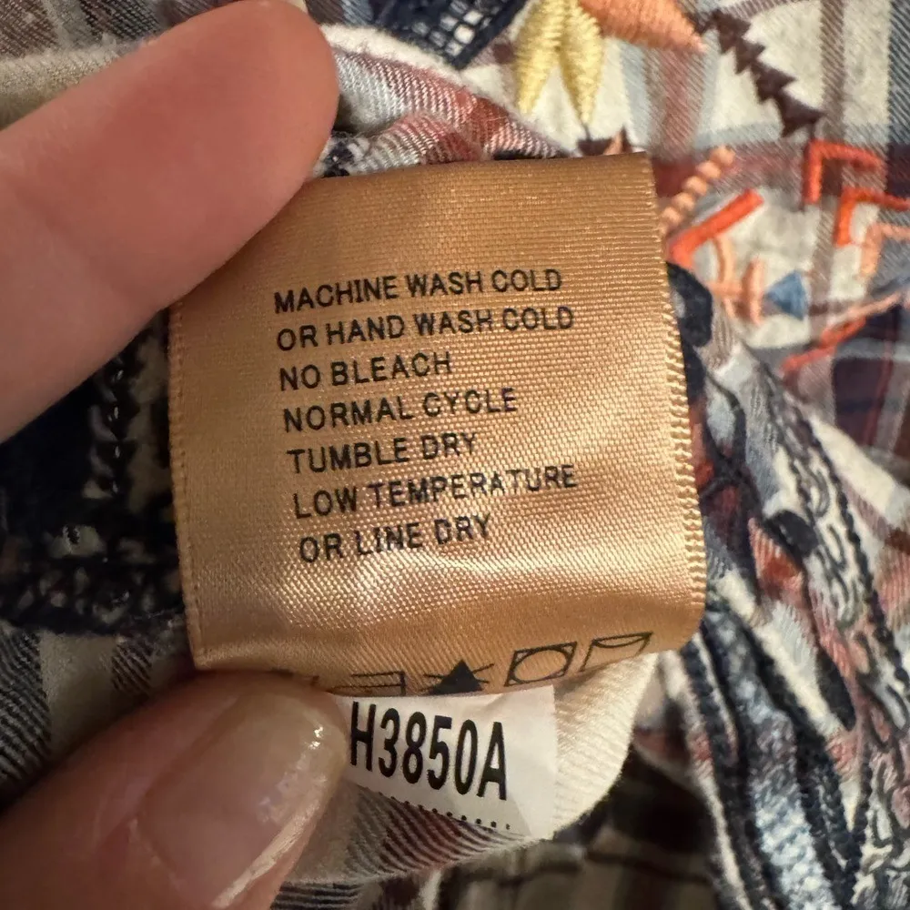 Driftwood Embroidered Sam Button-Down Shirt, S, Western Cowgirl Southwestern - Image 9