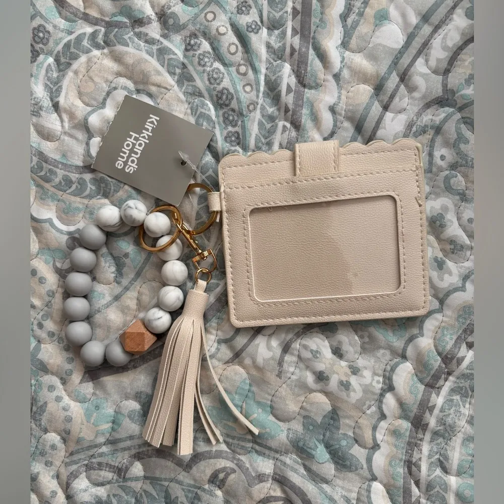 Cream Wristlet / keychain - Image 3