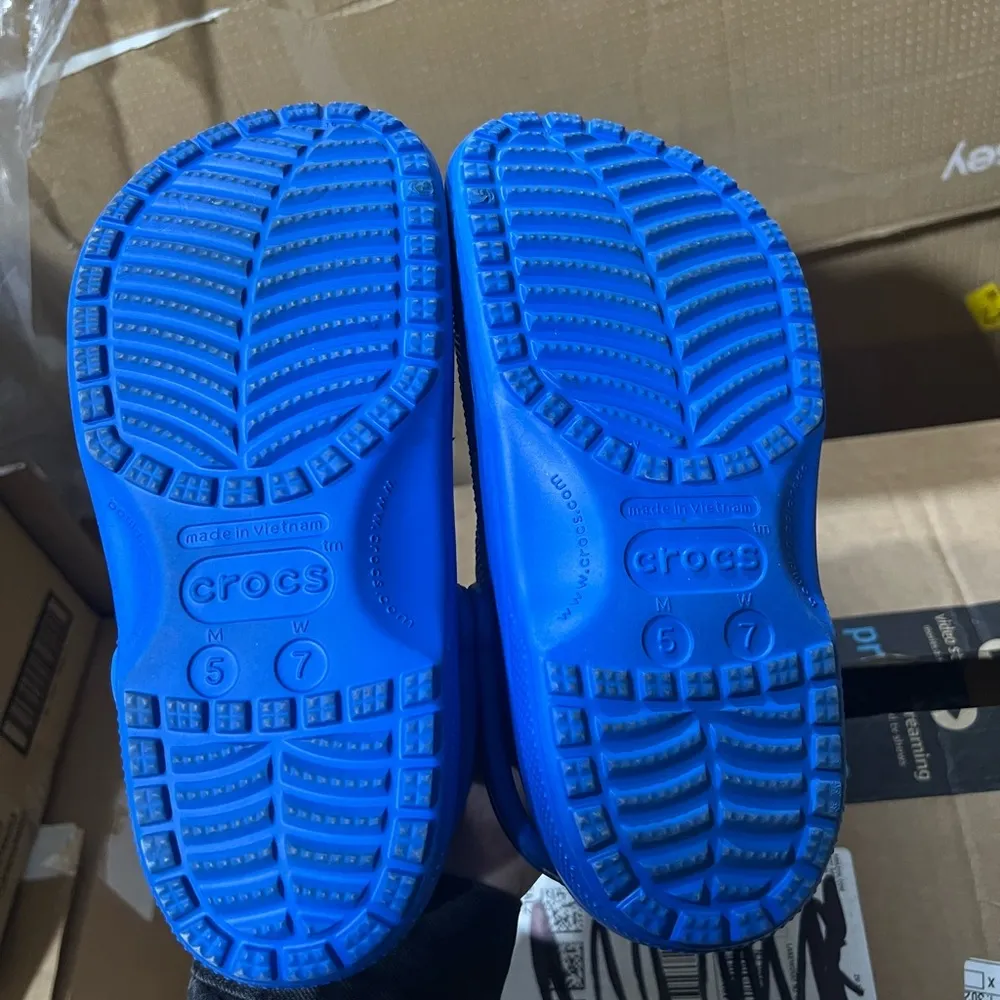 CROCS Bright Cobalt Blue Classic Rubber Slip On Clogs Size 7 Women's 5 Men's $50 - Image 4