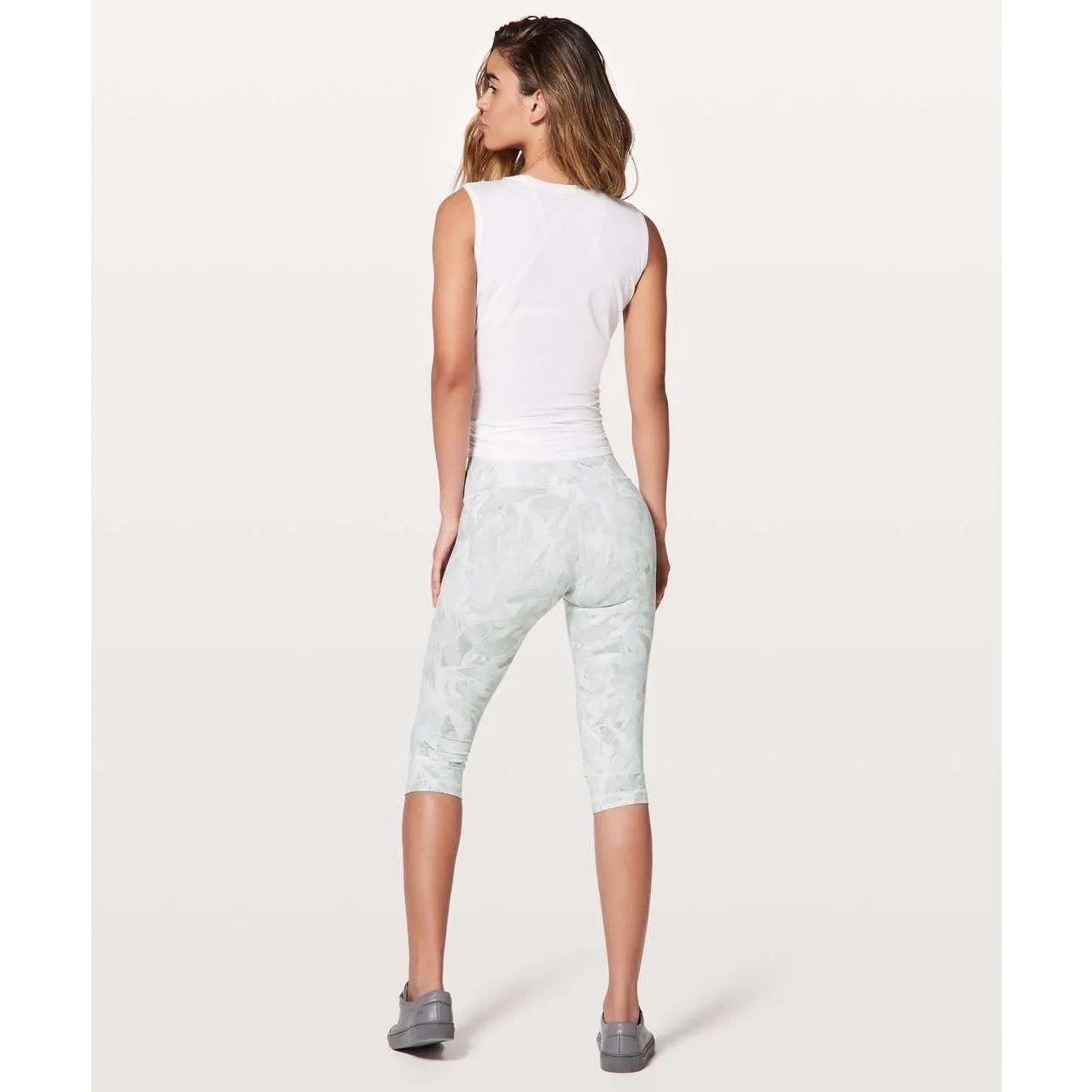 Lululemon Wunder Under Hi-Rise 1/2 Tight Full-On‎ Luxtreme 17" Jasmine Size 4 - Image 3