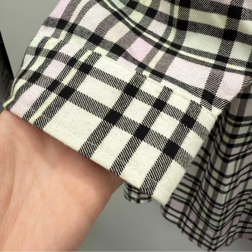 Torrid Plaid Flannel Hooded Anorak‎ Jacket in Pink White Black Sz 3X Plus - Image 9