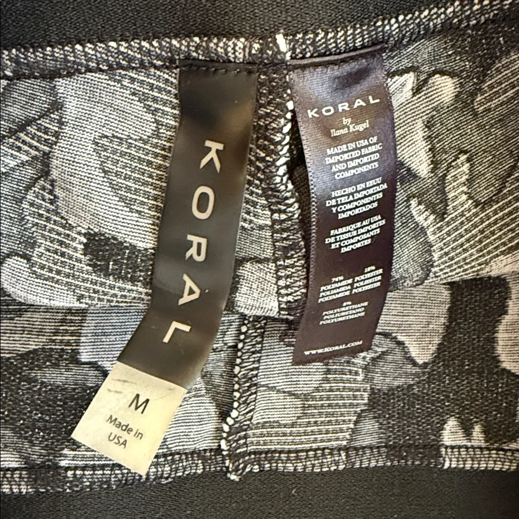 Koral Knockout Compression Cropped Leggings White Black Camo Mid Rise EUC Size M - Image 4