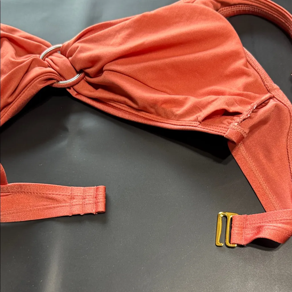 Elegant Coral Knot - Image 8