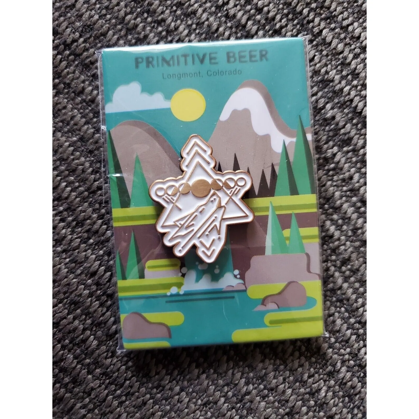 Primitive Beer Pinback Wolf Logo Brooch Collectible White Gold Enamel New 1.25" - Image 2