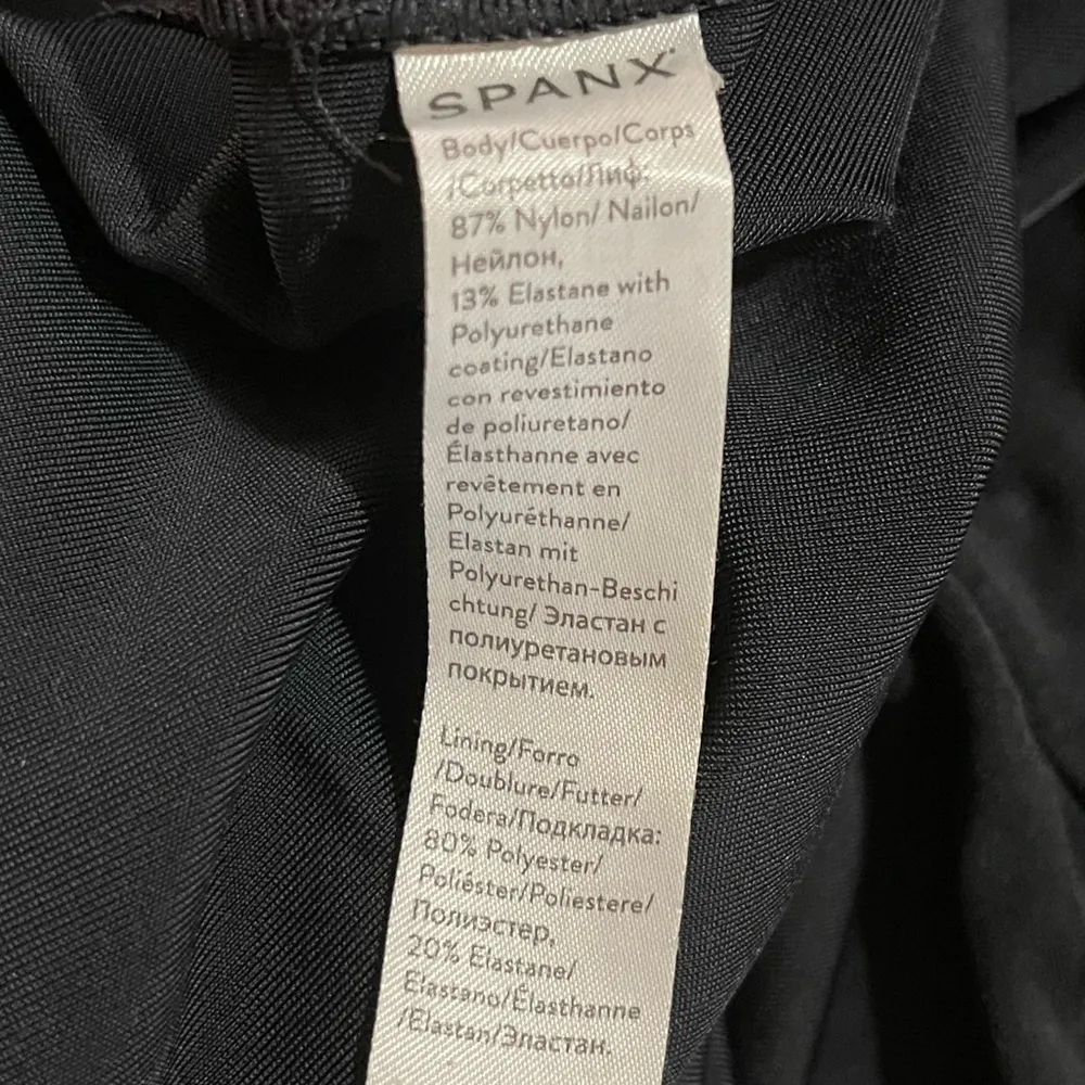 Women’s SPANX coated faux leather solid black leggings Medium - Image 5