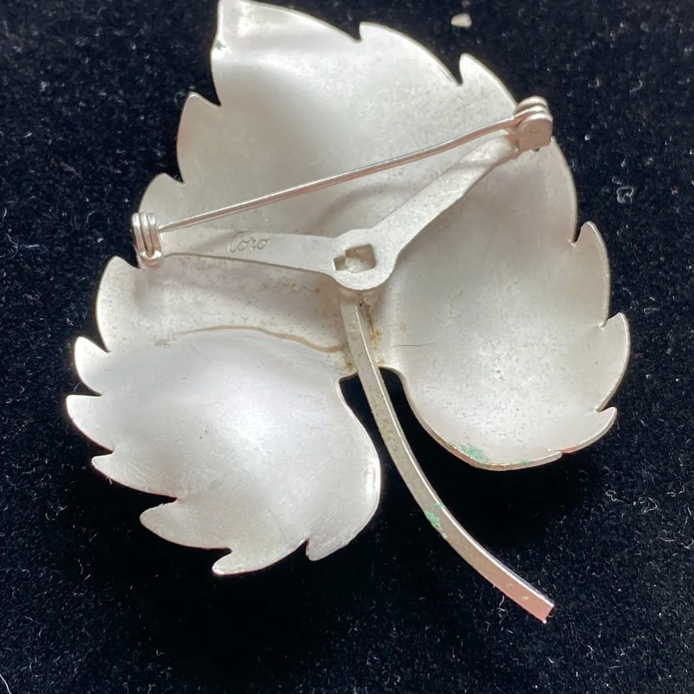 Vintage Coro signed silver leaf pin brooch - Image 3