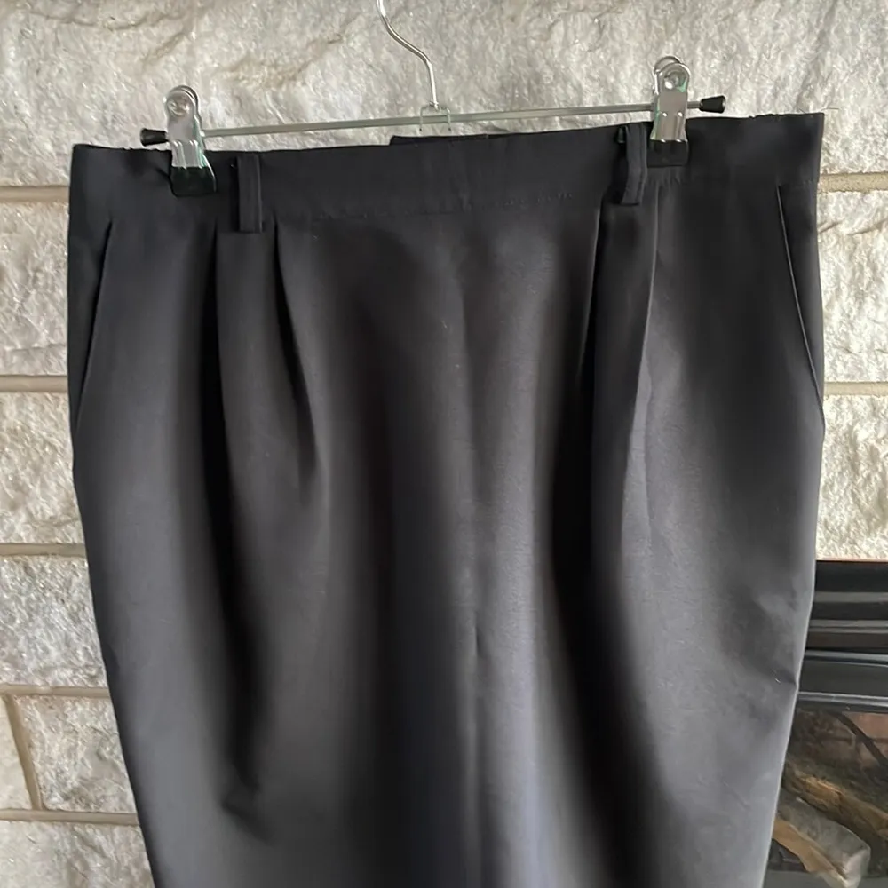 BRIGGS pencils skirt black, pockets, size 12 - Image 2