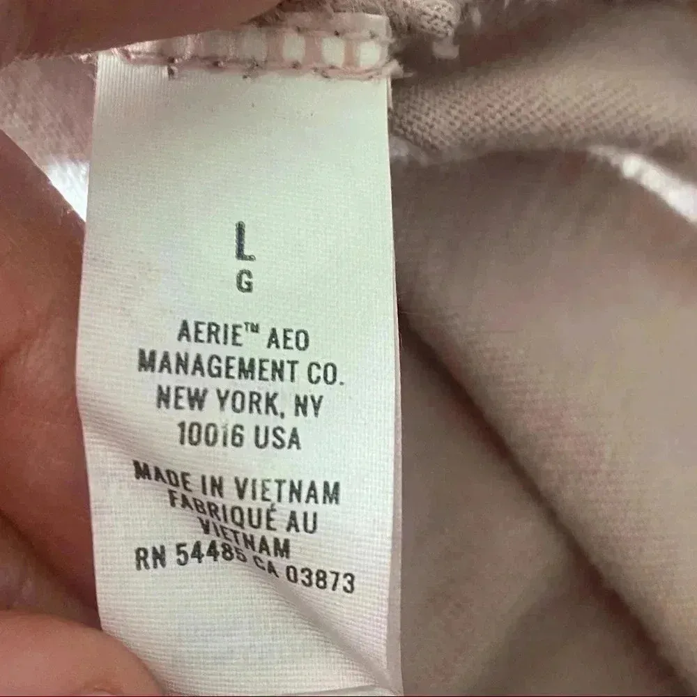 🆕NWOT Aerie Distressed Vintage Rainbow Print Oversize Tee L🆕 - Image 12