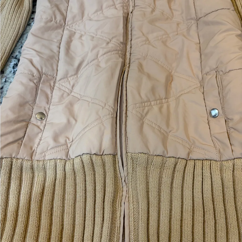 Take Out Tan Puffer Sweater Zip Up Jacket Size M - Image 3